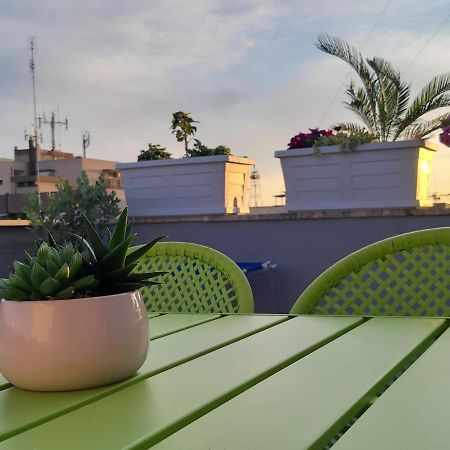 Attico Con Terrazza A Bari Apartment Exterior photo