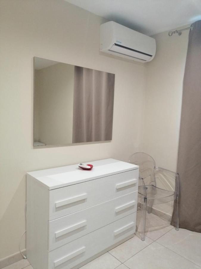 Attico Con Terrazza A Bari Apartment Exterior photo