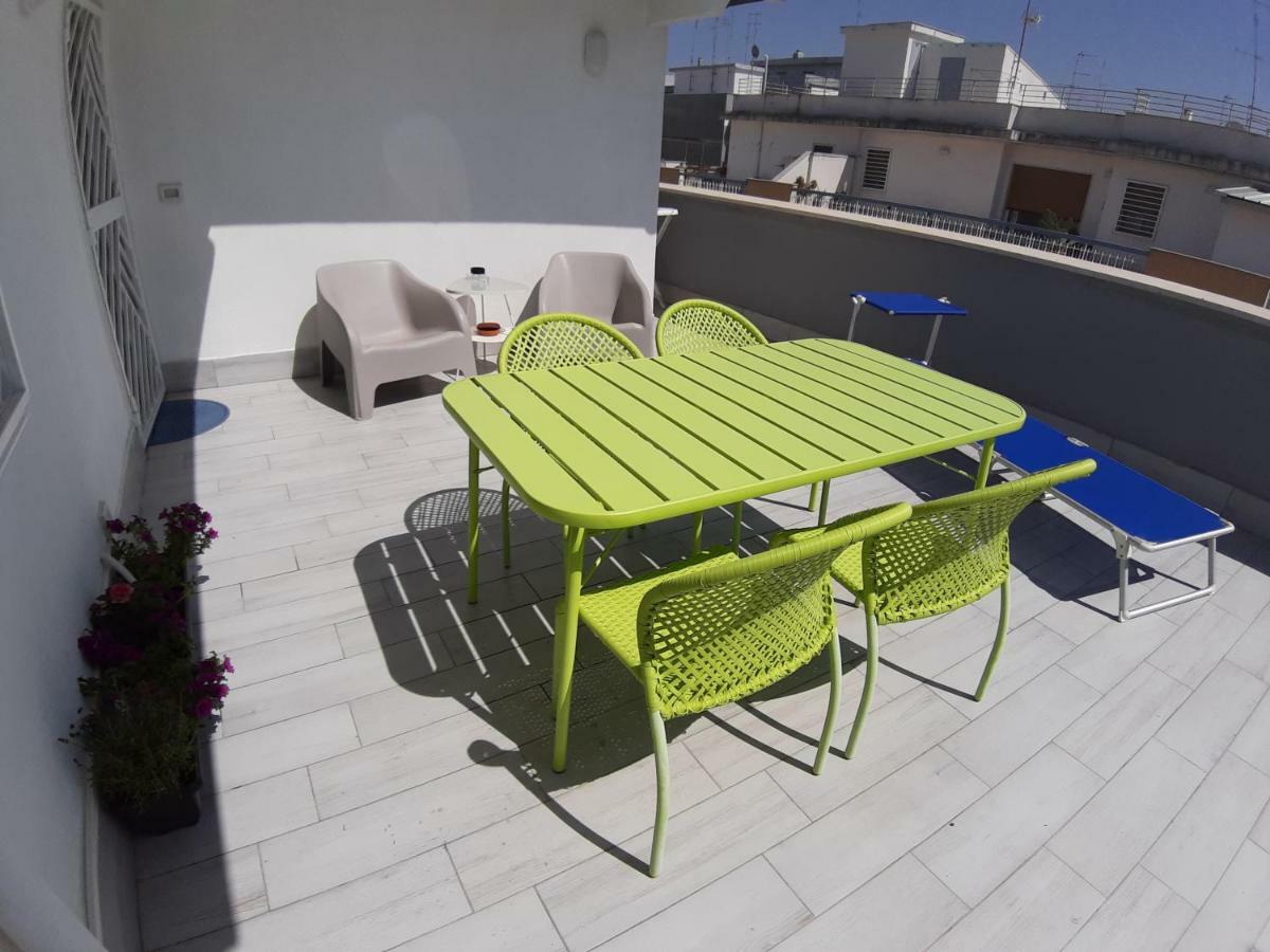 Attico Con Terrazza A Bari Apartment Exterior photo