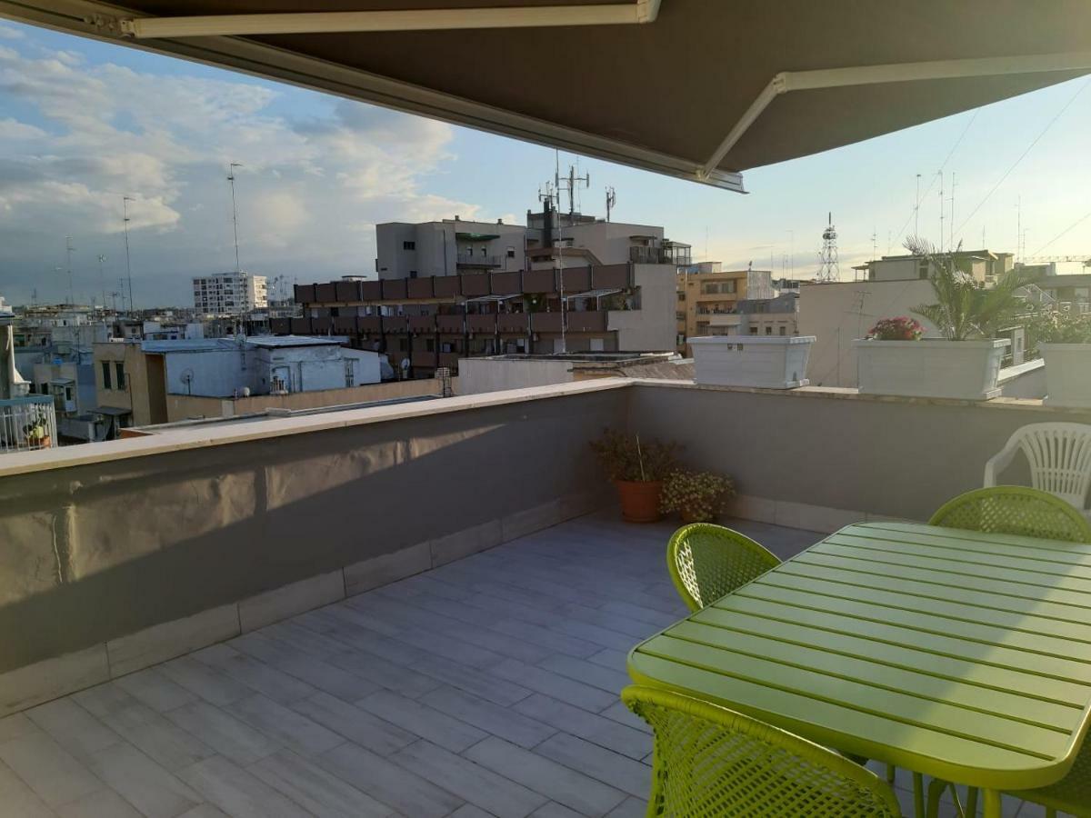 Attico Con Terrazza A Bari Apartment Exterior photo